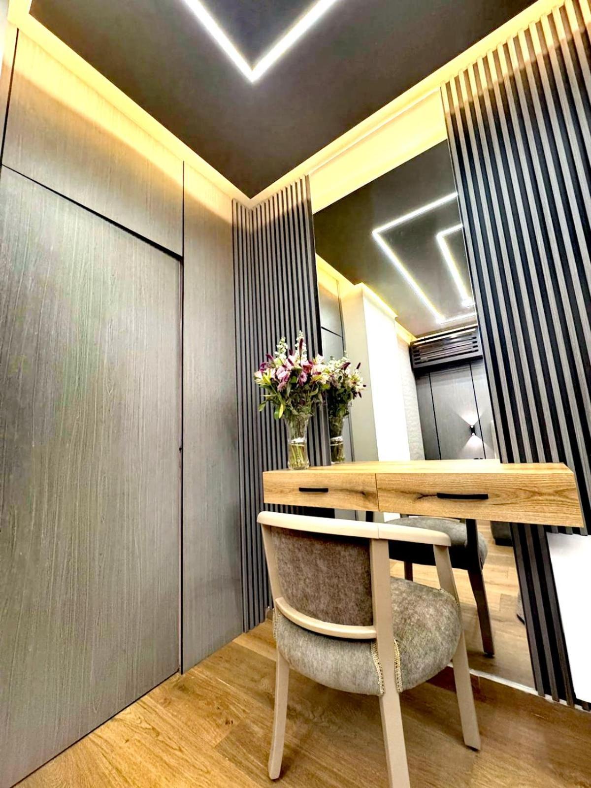 Queens Suite Hotel Beirut Exterior photo