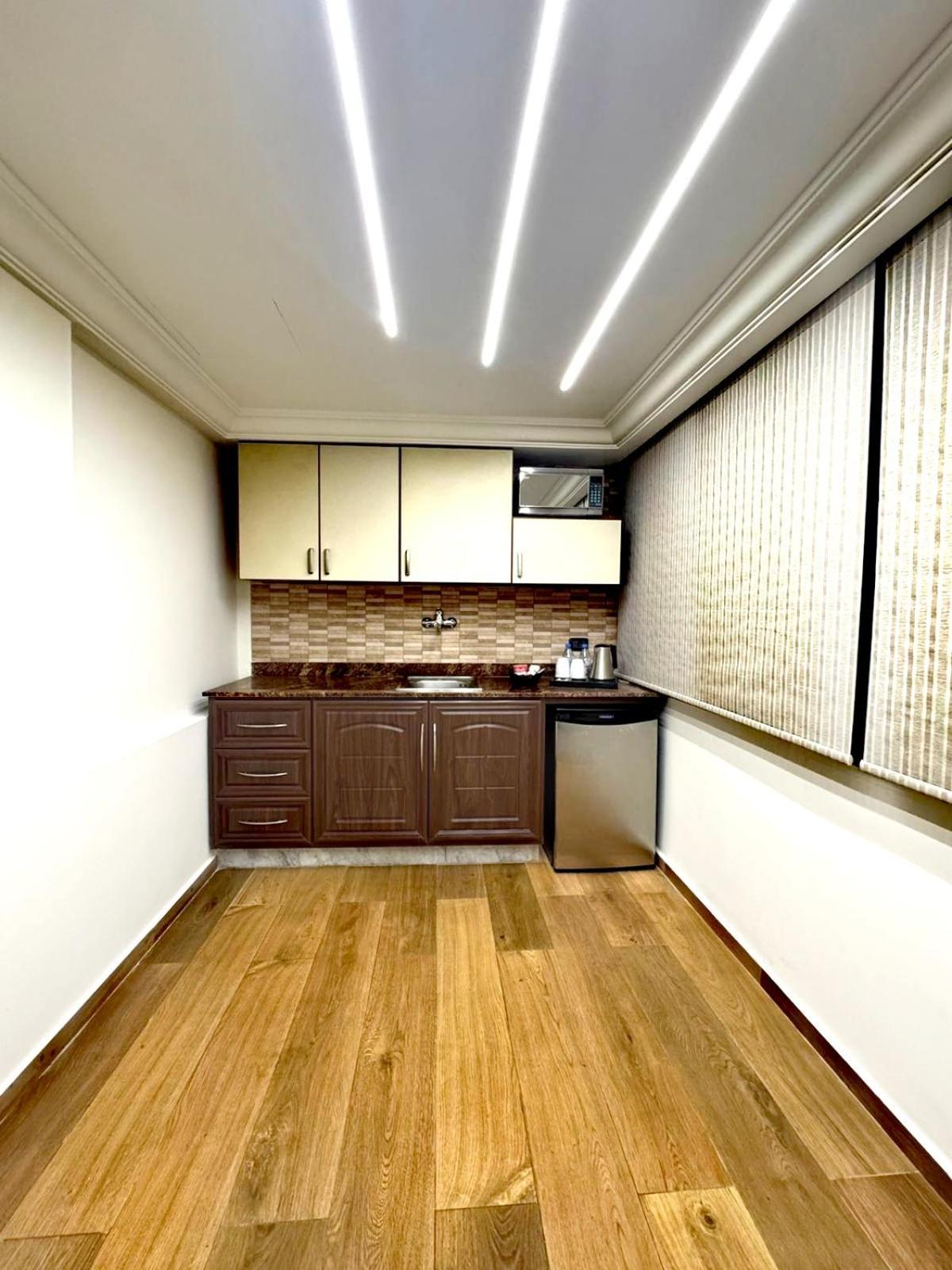 Queens Suite Hotel Beirut Exterior photo