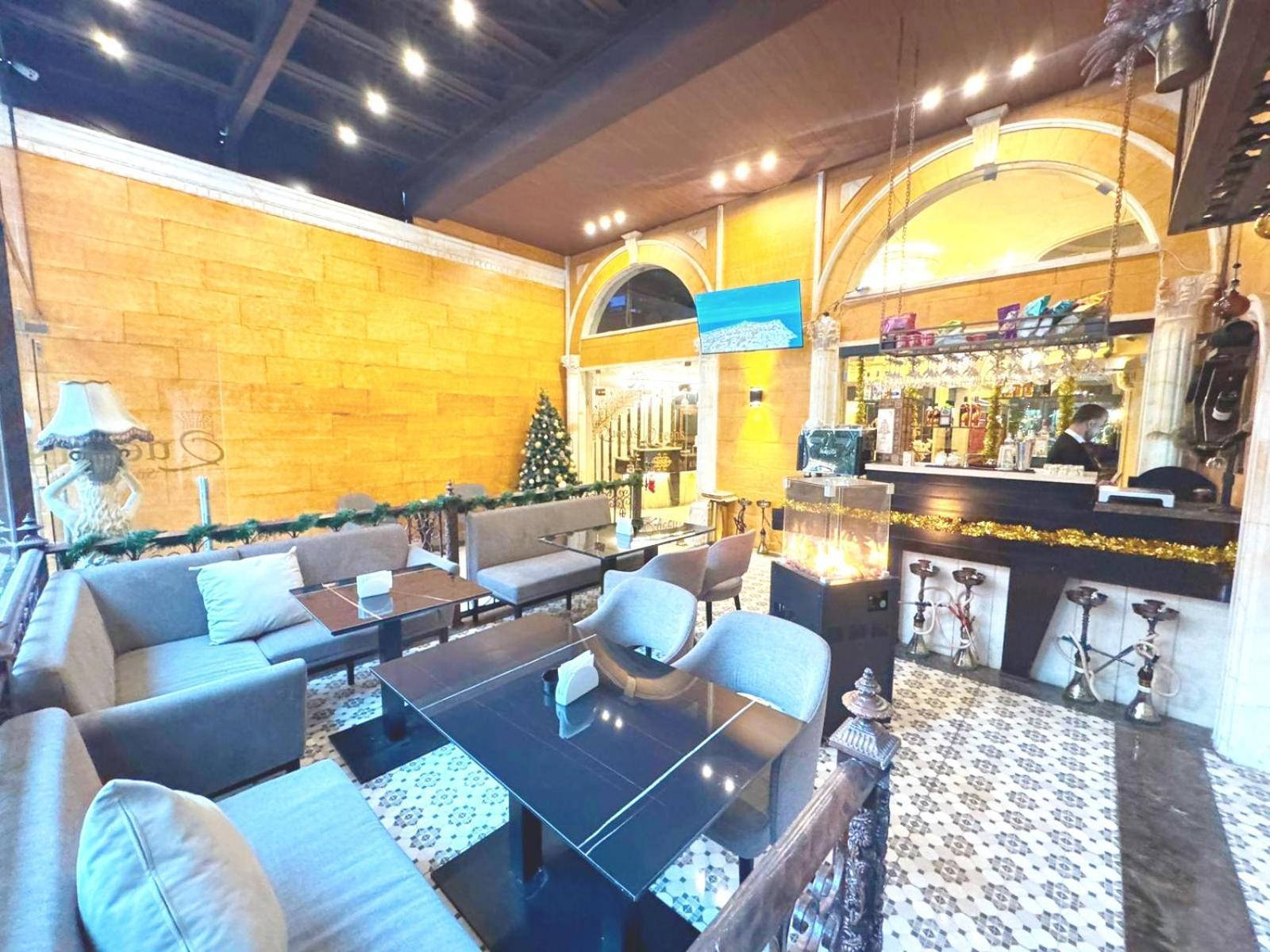 Queens Suite Hotel Beirut Exterior photo